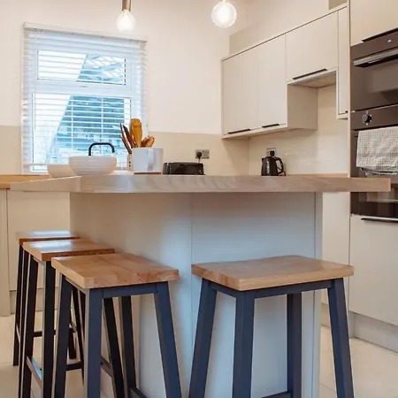 Nyaraló Spacious House In The Heart Of Headingley