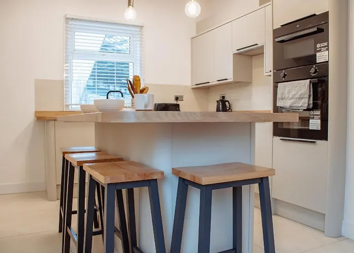 Nyaraló Spacious House In The Heart Of Headingley