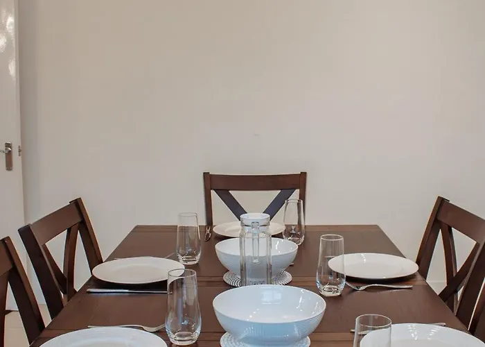 Nyaraló Spacious House In The Heart Of Headingley *