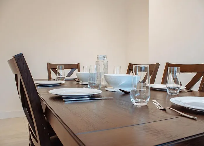 Spacious House In The Heart Of Headingley Nyaraló *