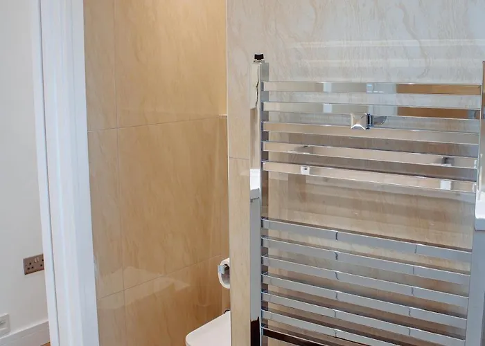 Nyaraló Spacious House In The Heart Of Headingley *