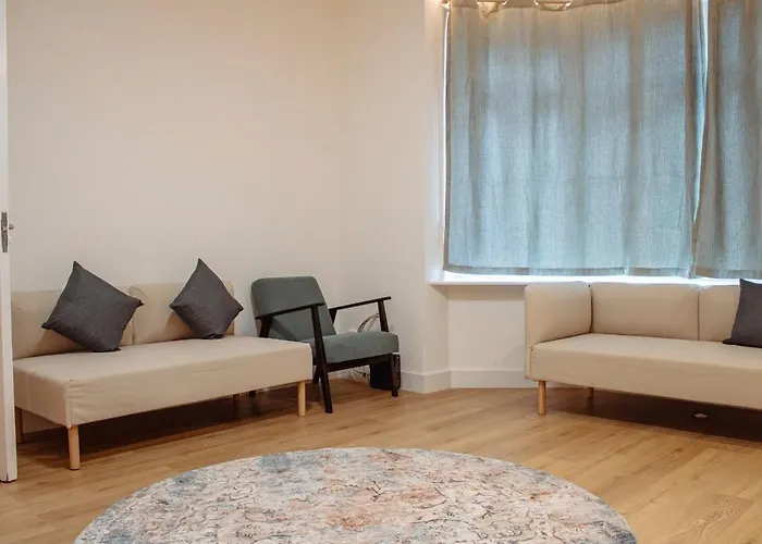 Nyaraló Spacious House In The Heart Of Headingley *