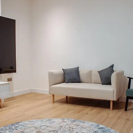 Spacious House In The Heart Of Headingley *