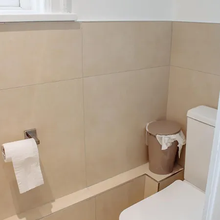 Spacious House In The Heart Of Headingley Holiday home *