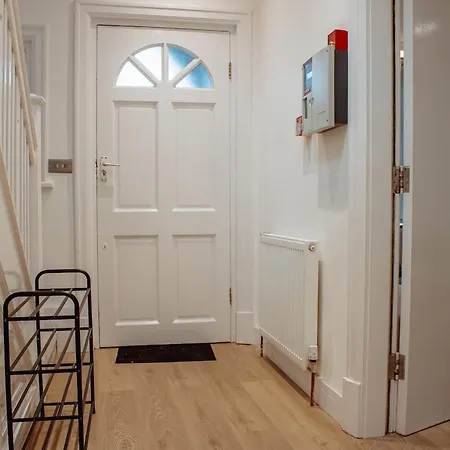 Spacious House In The Heart Of Headingley Holiday home *