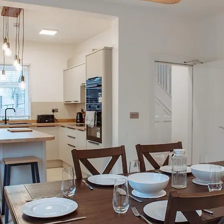 Spacious House In The Heart Of Headingley