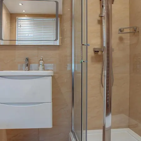 Spacious House In The Heart Of Headingley