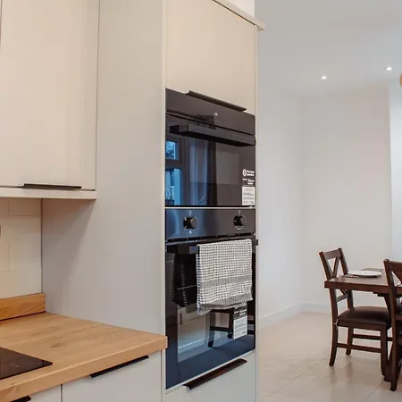 Spacious House In The Heart Of Headingley *