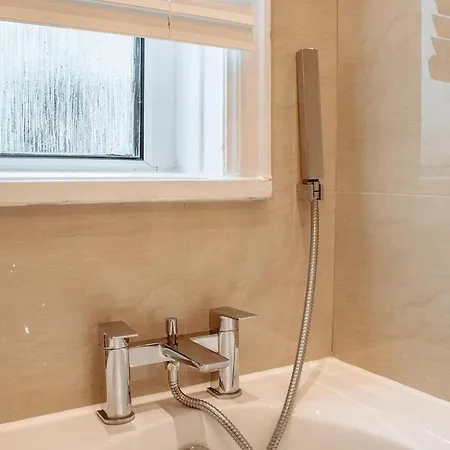 Spacious House In The Heart Of Headingley Holiday home Leeds (West Yorkshire)