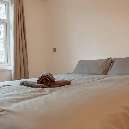 Spacious House In The Heart Of Headingley Holiday home *