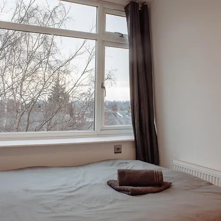 Spacious House In The Heart Of Headingley *