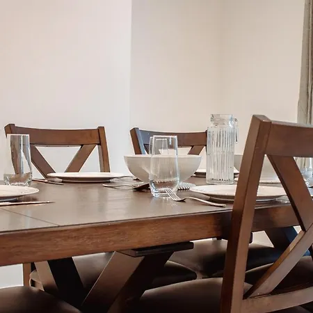 Spacious House In The Heart Of Headingley Hébergement de vacances *