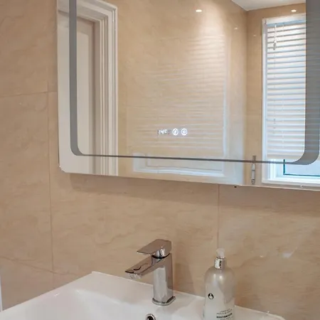 Spacious House In The Heart Of Headingley Holiday home