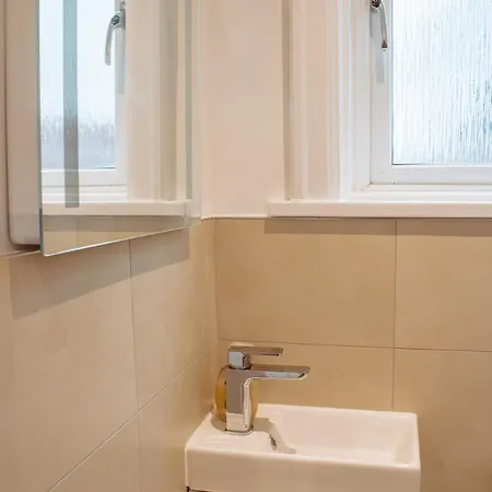 Spacious House In The Heart Of Headingley Hébergement de vacances