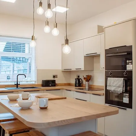 Spacious House In The Heart Of Headingley *