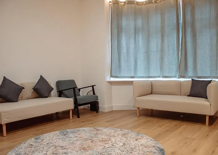 בית נופש Spacious House In The Heart Of Headingley לידס