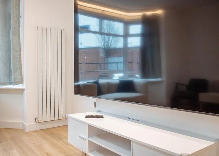 בית נופש Spacious House In The Heart Of Headingley