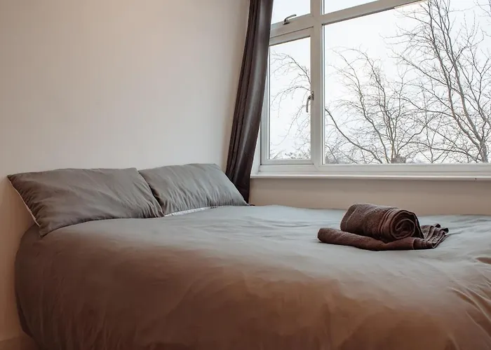 Spacious House In The Heart Of Headingley בית נופש לידס