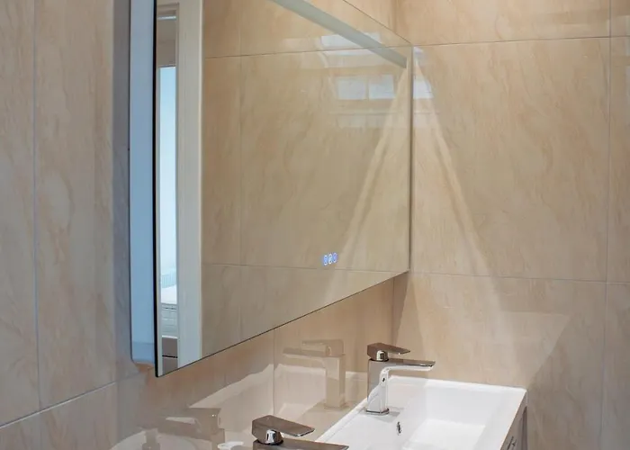 Spacious House In The Heart Of Headingley *