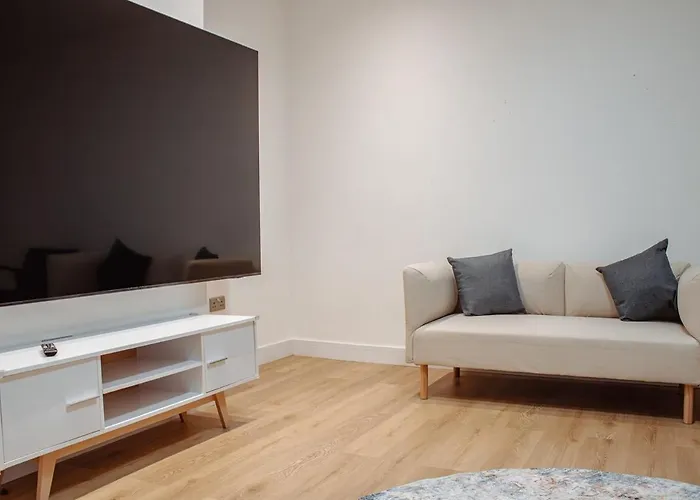 Spacious House In The Heart Of Headingley בית נופש *