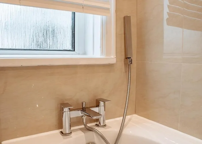 Spacious House In The Heart Of Headingley בית נופש לידס