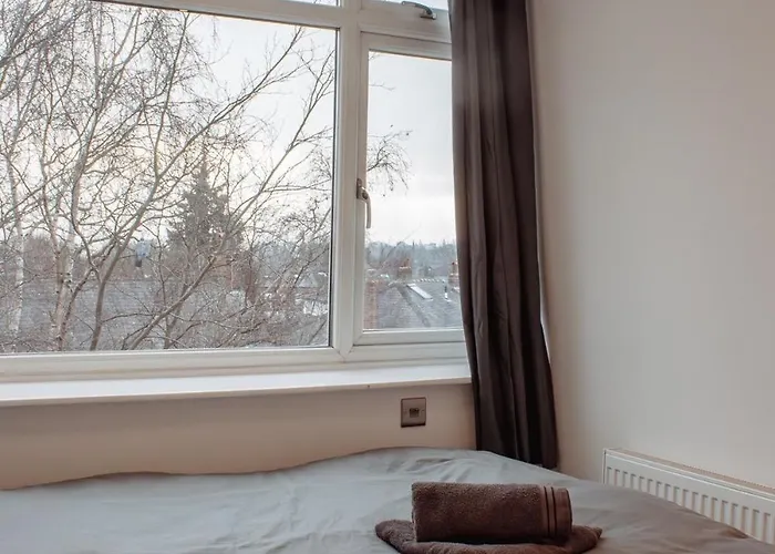 Spacious House In The Heart Of Headingley *