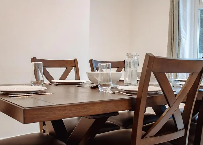 Spacious House In The Heart Of Headingley בית נופש *