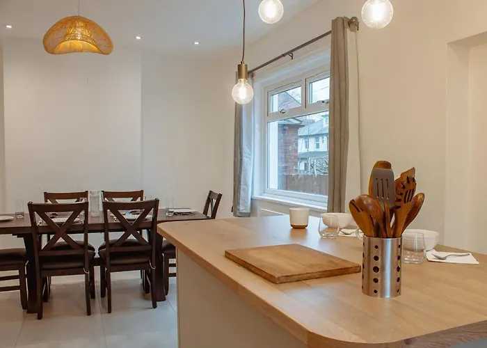 Spacious House In The Heart Of Headingley *