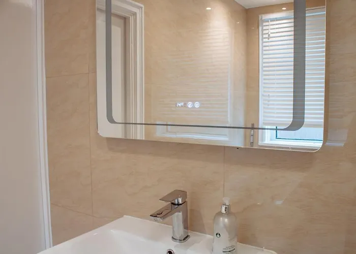 Spacious House In The Heart Of Headingley Vakantiehuis