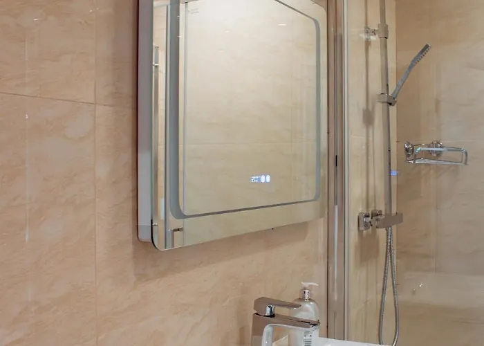 Spacious House In The Heart Of Headingley לידס