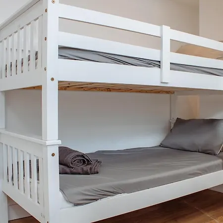 Spacious House In The Heart Of Headingley * Лідс