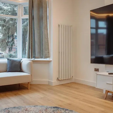 Spacious House In The Heart Of Headingley Будинок відпочинку *